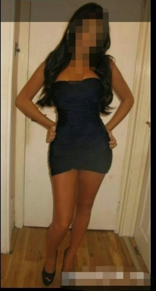 Bruneta, draguta, simpatica